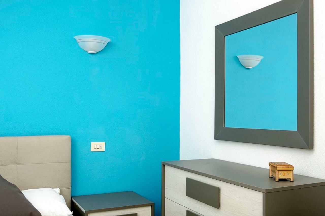 Bilocale Via Umbria Apartman Santa Teresa Gallura Kültér fotó